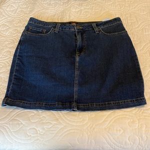Lee skort